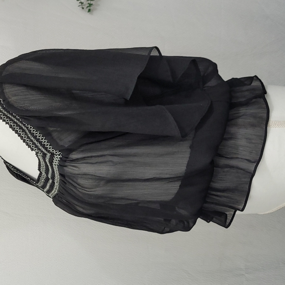 Mudd short sleeve semi sheer flower blouse - Picture 4 of 7